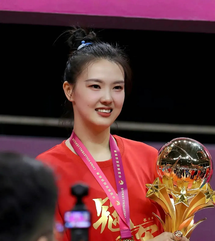 开云体育APP下载-排球中的二代很多：张常宁王茜倪非凡陈馨彤杨舒茗都是名将之后|中国男排|女排队员|邹佳琪|江苏女排|云南女排_新浪体育_新浪新闻