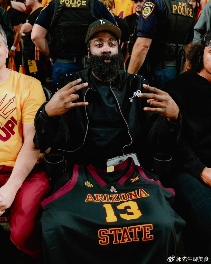 开云官方网站-哈登请假离队真因？疑似第二个孩子出生 女友推婴儿车逛商场引热议|詹姆斯·哈登|快船|76人|菲尼克斯太阳队|纽约尼克斯队_新浪体育_新浪新闻