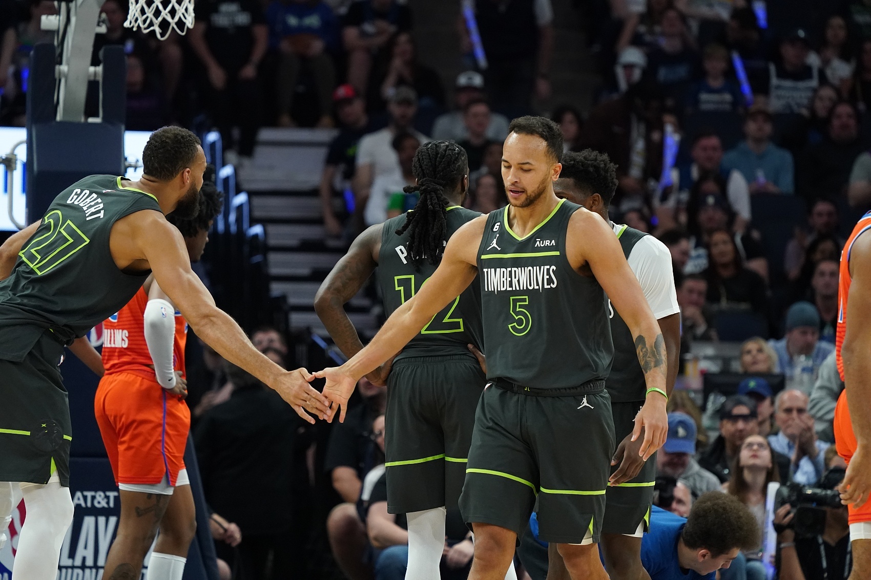 开云登录入口-戈贝尔：最怀念李凯尔的传球 他能串联球队&amp;总能给队友创造机会